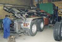 2000: Køb og opbygning af ny Volvo FM 12, 4 aksler som SAWO Sørup bygger op for kunder.
