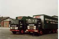 1979: De to biler er ankommet til Farsø - nyrestaurerede og nymalet.