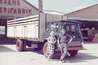 1962: Nyt lad fra Horsens Karosserifabrik - Ludvig Krag. - Elly og Bent.
