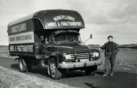 1959: Bedford med flyttekasser